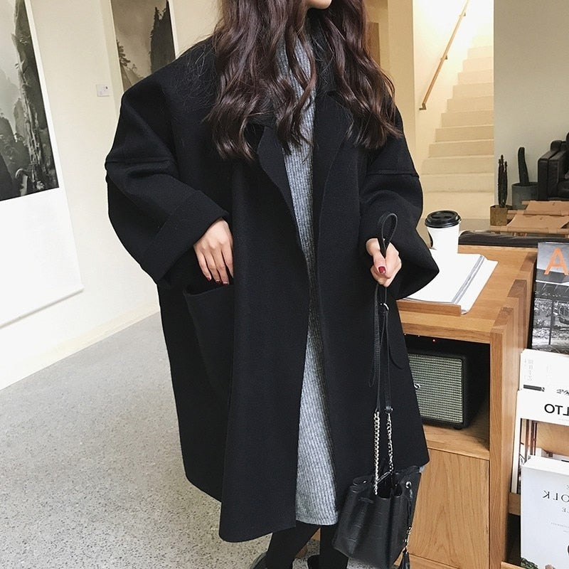 Kvinna - Elegant lös ulltrenchcoat - Ullmaterial - Stilig och mångsidig - Perfekt för alla tillfällen